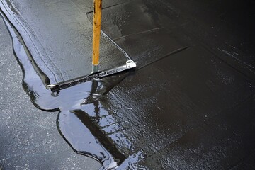 Sealcoating Your Asphalt Driveway